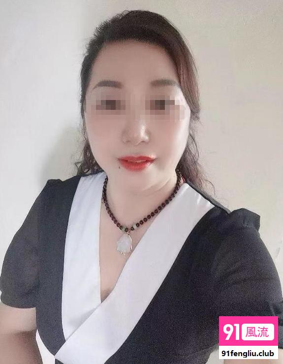 大胸大屁股熟女